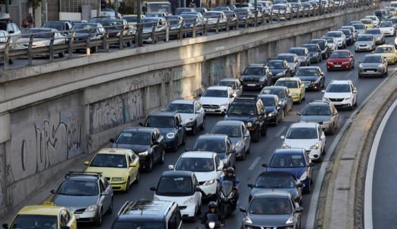Yunan başkentinin sokakları bir kez daha trafikle boğuşuyor