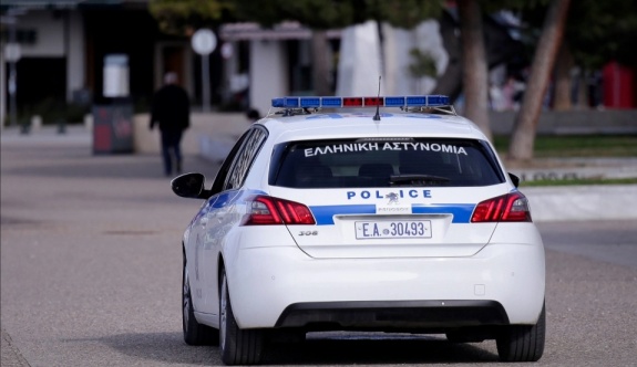 14 yaşındaki bir kızın, 19 yaşındaki ablası tarafından cinsel istismara zorlandığı iddia edildi