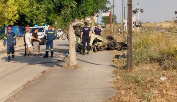 Yunanistan'ın Larissa kentinde trenin araca çarpması sonucu sürücü hayatını kaybetti