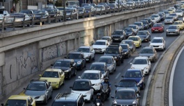 Yunan başkentinin sokakları bir kez daha trafikle boğuşuyor
