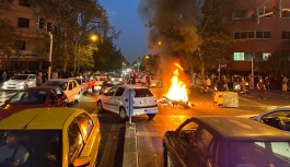 İran’da protestolar büyüyor: Ölü...