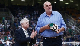 Efsanevi Yunan basketçi Dimitris Kokolakis 73'üncü yaş gününü kutladı