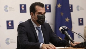 Yunanistan Sağlık Bakanı Thanos Plevris, Pazar günü sosyal medyadan yaptığı bir paylaşımda, Kovid-19 testinin pozitif çıktığını söyledi.