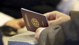 Yunan pasaportları bundan sonra 10 yıl geçerli olacak